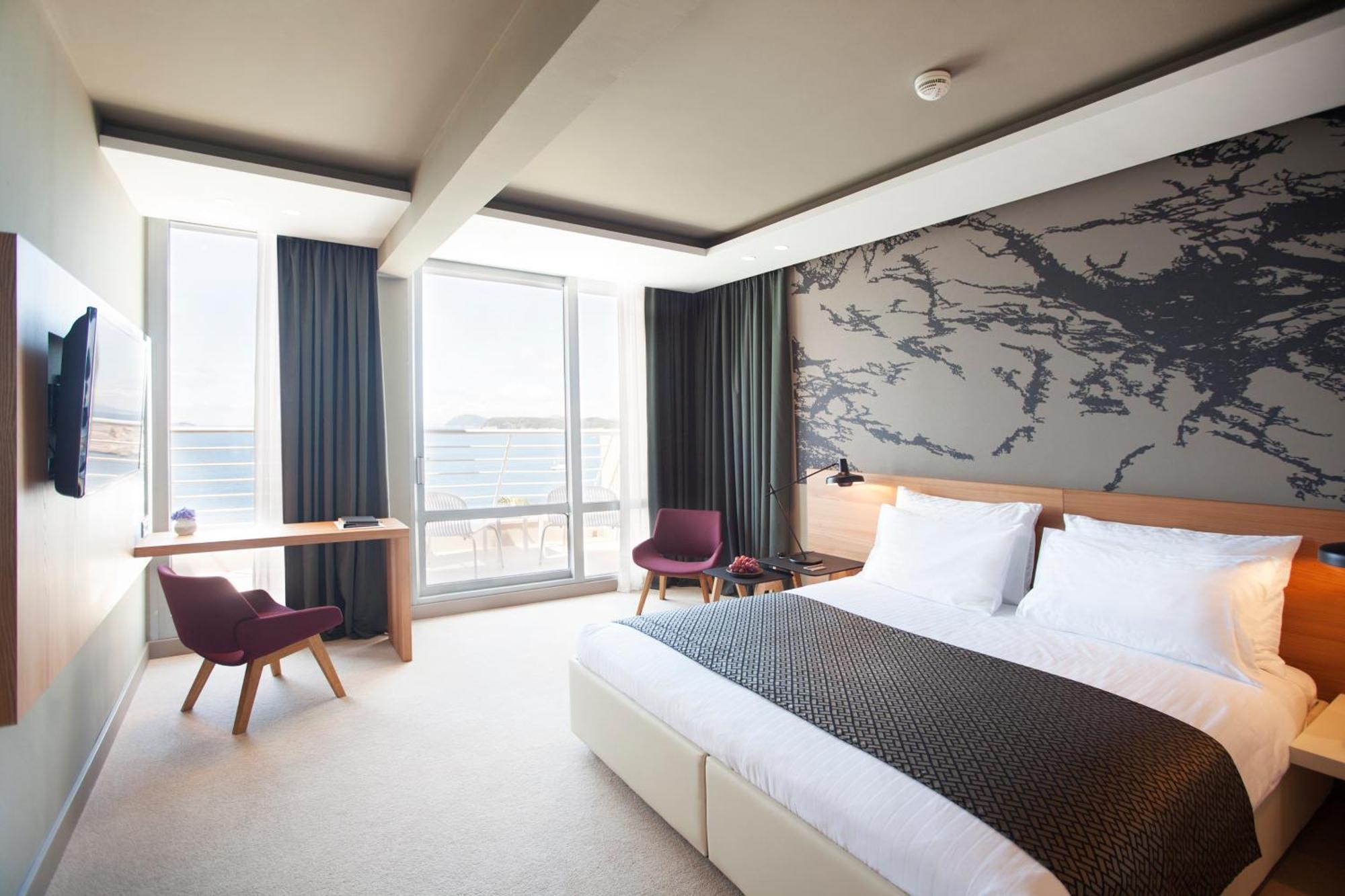 Executive Suite with Sea View and Balcony,79971417:JPEG